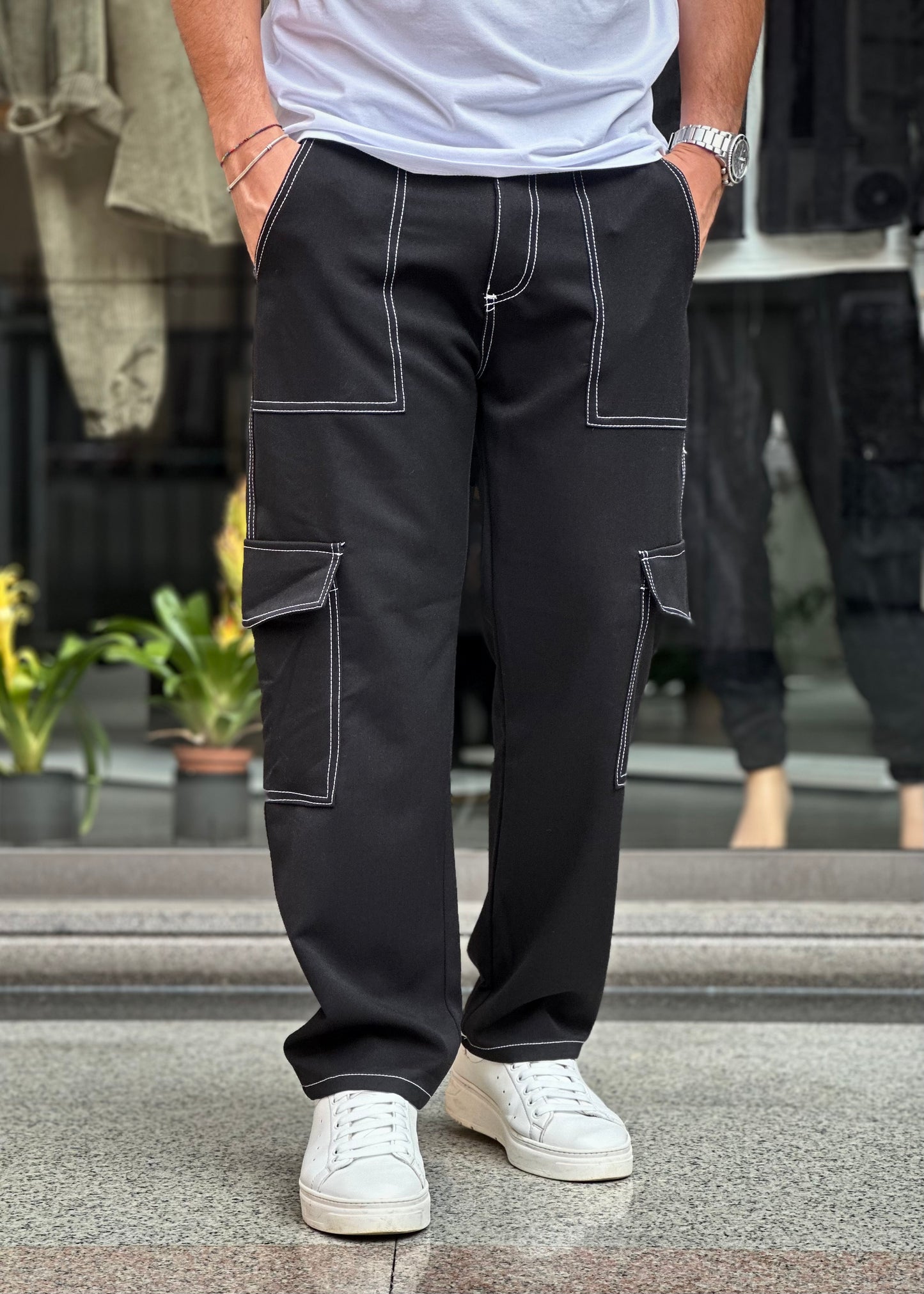 Pantalone Nero con cuciture a contrasto